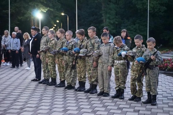 Митинг «Героя звание священно»