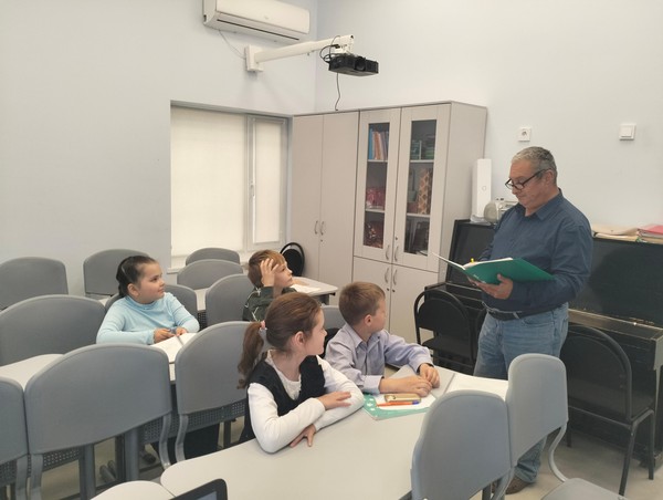 Классный час «День Андреевского флага»