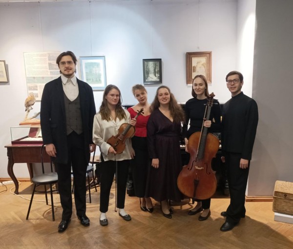 МУЗЫКАЛЬНАЯ ГОСТИНАЯ