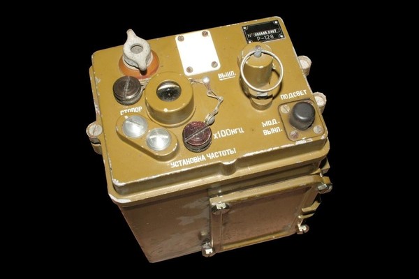 Тематическая беседа «Средства связи и управления ВДВ: передатчик-маяк Р-128»