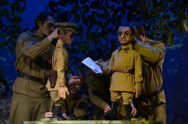 Трансляция спектакля «Озаренный первым салютом»