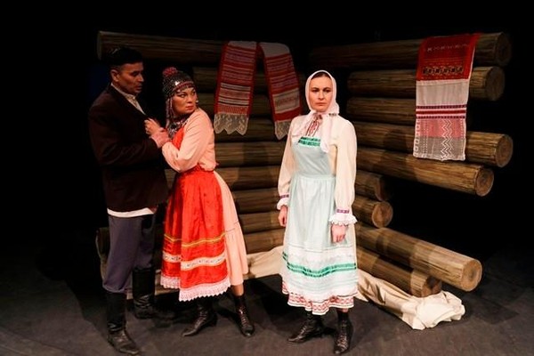 Спектакль «Жизнь прожить – не поле перейти»