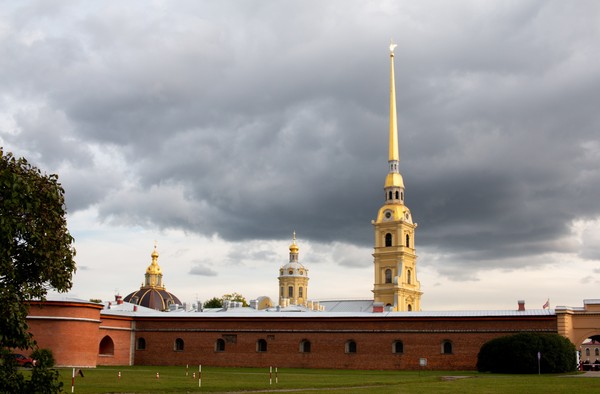 Петропавловка для детей: тайны крепости и загадочные зайцы