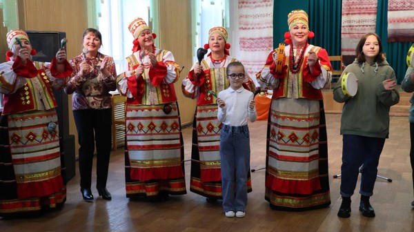 Праздник народного творчества «Семейная карусель»