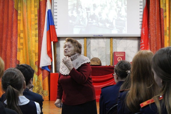 Час истории «И на войне смотрелись в зеркало…»