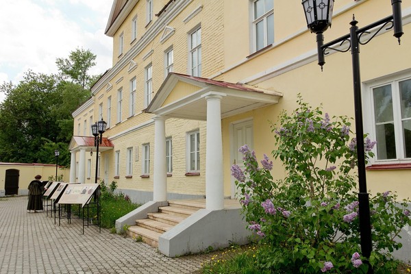 Пешеходная экскурсия «Юность гения»