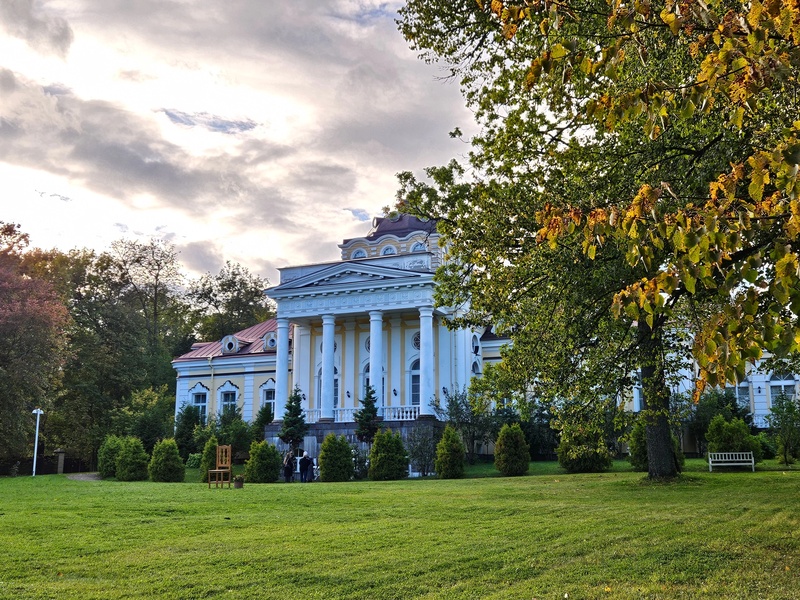 Усадьба Елизаветино, храм предательства и золотая колыбель царицы