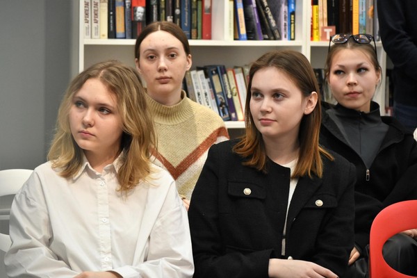 Литературная гостиная «И Милосердие в сердцах напишет строки»