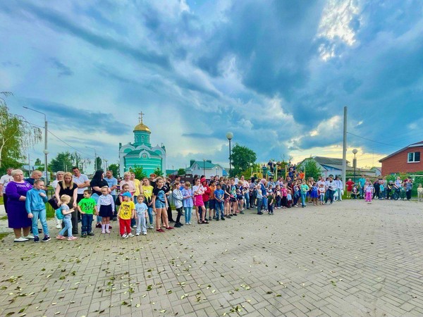 «Под семейным зонтиком»