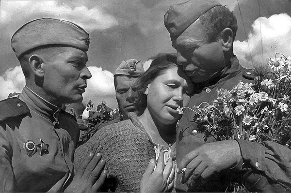 Литературная композиция «Мы о войне стихами говорим»