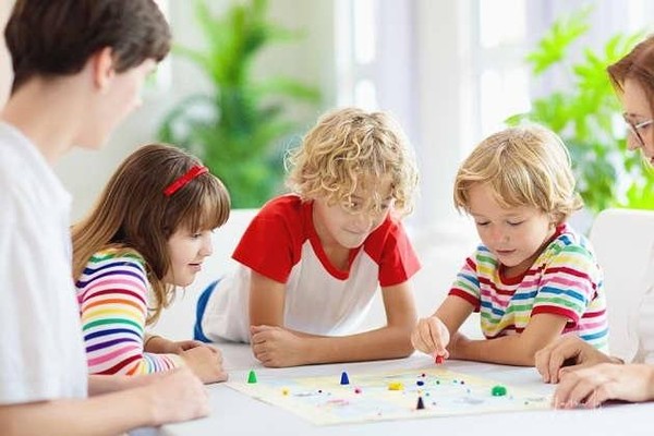 Игровая программа «Читаем, играем, веселимся»