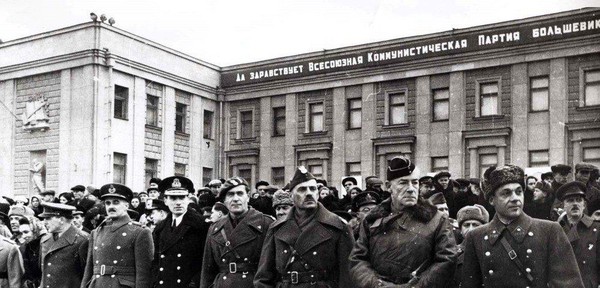 Прогулка «С Победой в сердце!»