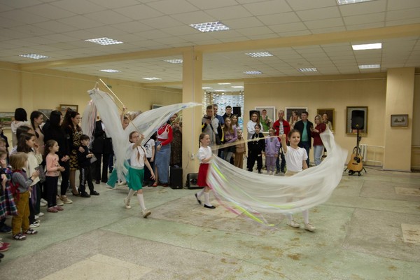 Открытие выставки «Женщина шьет» и показ коллекции Елены Лемешевой «Где мой кафтан?»