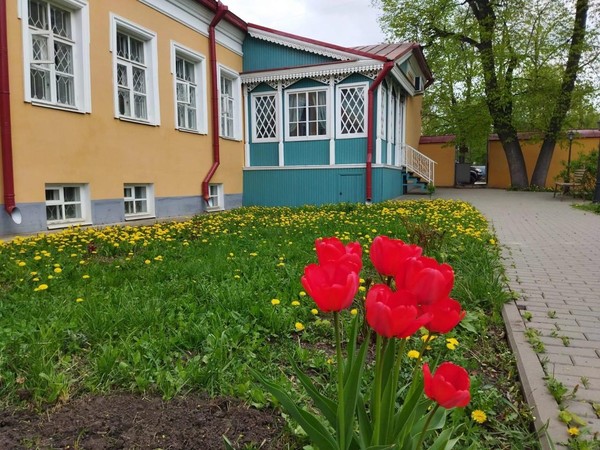 Литературно-музыкальный вечер «Выполняя Родины приказ»