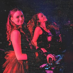 Ночь. Джаггер. Танцы. DJs Olsy&Roxy rock show