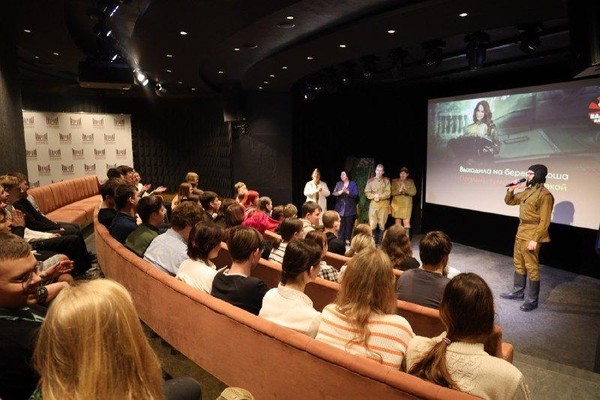 Интерактивная программа «Всей семьёй поём песни Победы!»