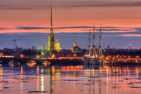 Петербург в свете огней