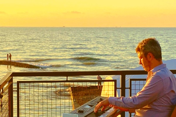 Sunset Piano. Фортепиано на закате