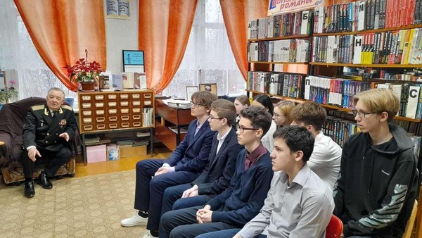 Литературный час «Судьба человека: путь сквозь время и войну»