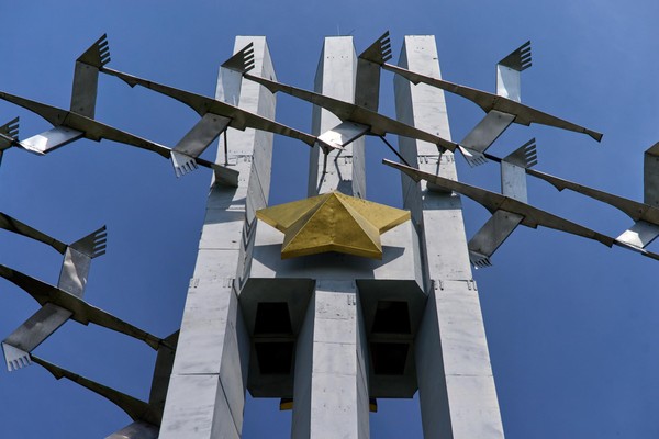 Выставка «…И ставит, ставит обелиски»