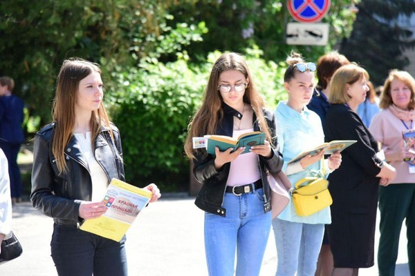 Открытие Книжного фестиваля «Красная площадь–Брянск»