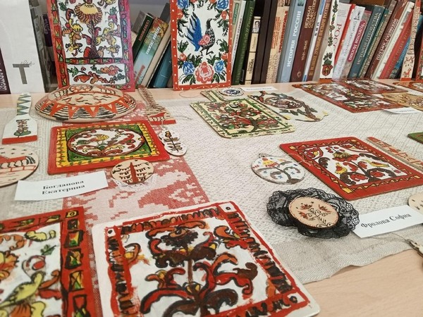 Выставка «Искусство рук: волшебство народного творчества»