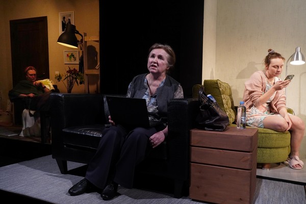 Спектакль «Горький аэропорт»