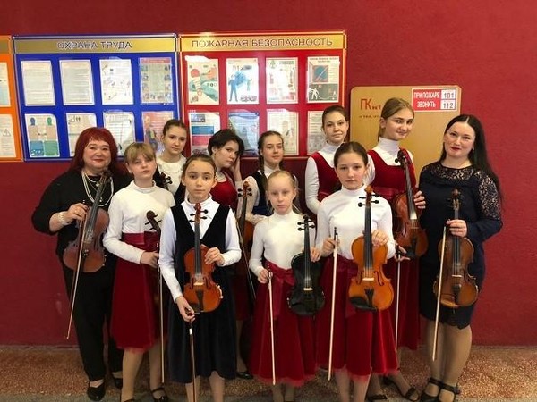 Виртуальная выставка «Творческий путь ансамбля скрипачей «Элегия»