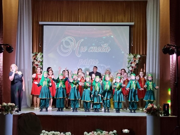 Концертная программа, посвященная закрытию творческого сезона «Зажигаем вместе»