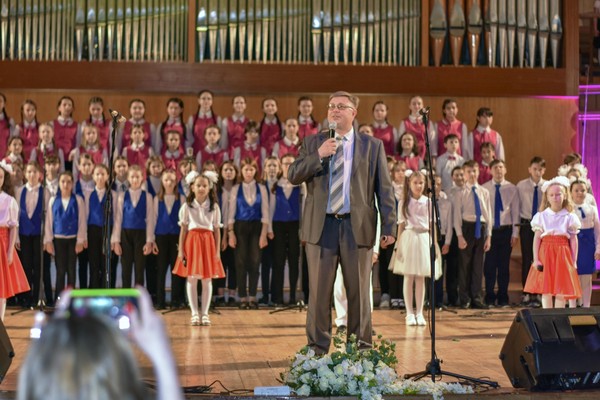 В мир музыки мы открываем двери