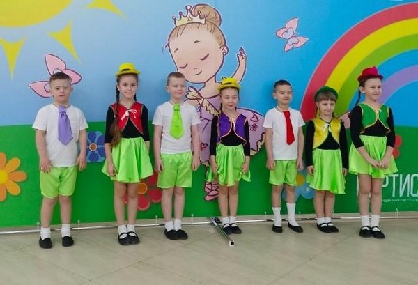«Детства яркая планета»