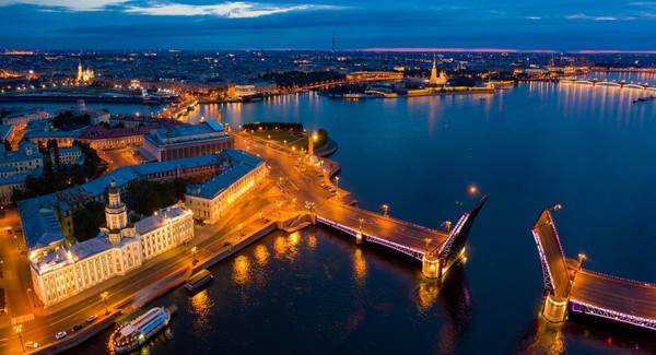 Шоу «Музыка дворцового моста» от Невского проспекта