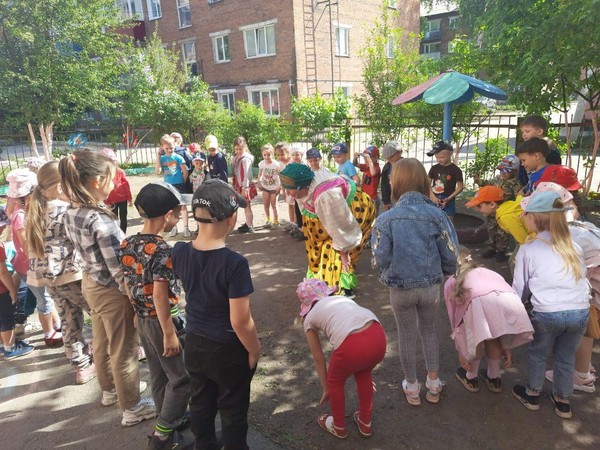 По соседству мы живем