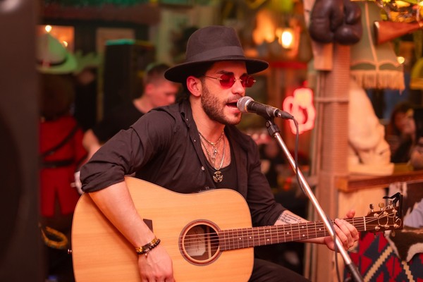 Chris Adyle Unplugged