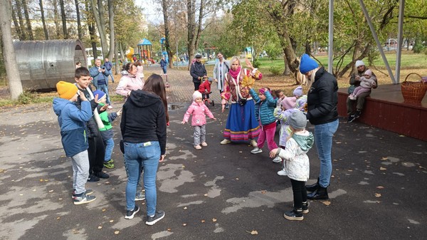 Познавательно-игровая программа для детей «В этом доме много книг!»