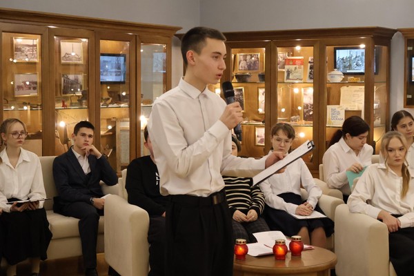 Литературный вечер «Серебряные зеркала»
