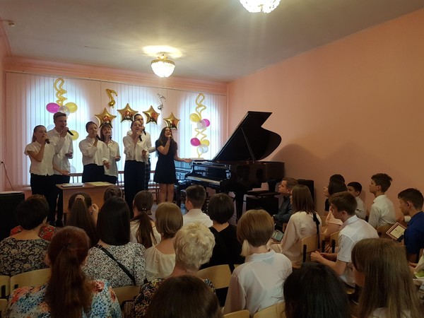 «Выпускники.Торжественное собрание»
