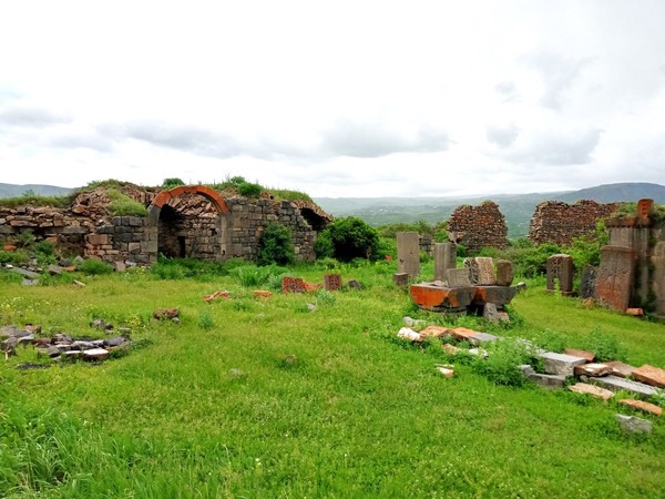 По следам древних культур: монастырь Авуц Тар и невиданный Гарни