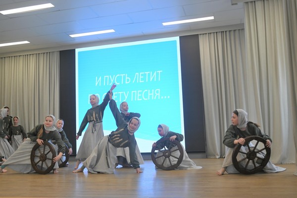 Концерт вокально-хореографической компании «Гранат»