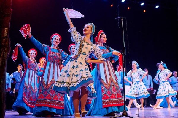 Концерт Ансамбля танца «Кабардинка» и Волжского русского народного хора