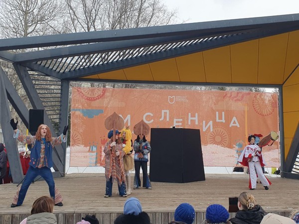 Показ спектакля «Уличные бременские музыканты» в парке «Калейдоскоп»