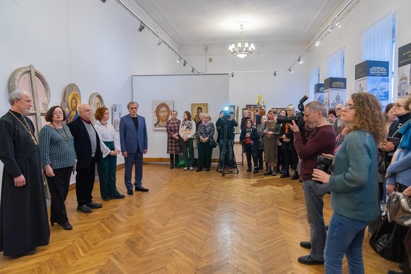 Выставка «В поисках образа»