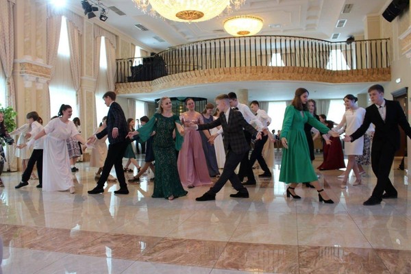 Программа «Выпускной бал Детской школы искусств им. В. В. Знаменского»