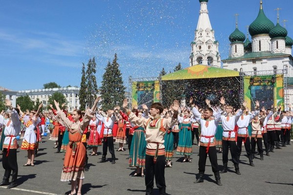 «Все дороги ведут в лето»