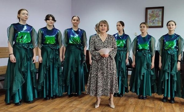 Виртуальный отчетный концерт вокального ансамбля «Тоника» «Если в сердце живет любовь»