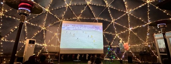 Вечерний показ игр Ла Лиги под прозрачным и теплым куполом