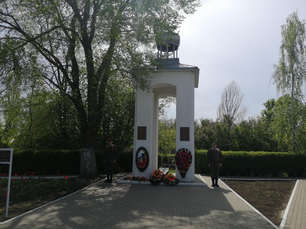 Митинг у захоронения №36 «Память пылающих лет»