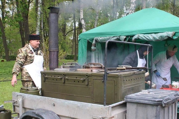 Выставка стрелкового оружия «День победы» и полевая кухня