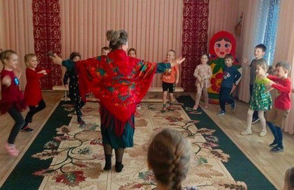 Час фольклора «Берёзку наряжаем, Троицу встречаем»