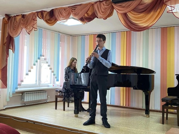 Лекция «Работа над динамикой в младших классах фортепиано в ДШИ»